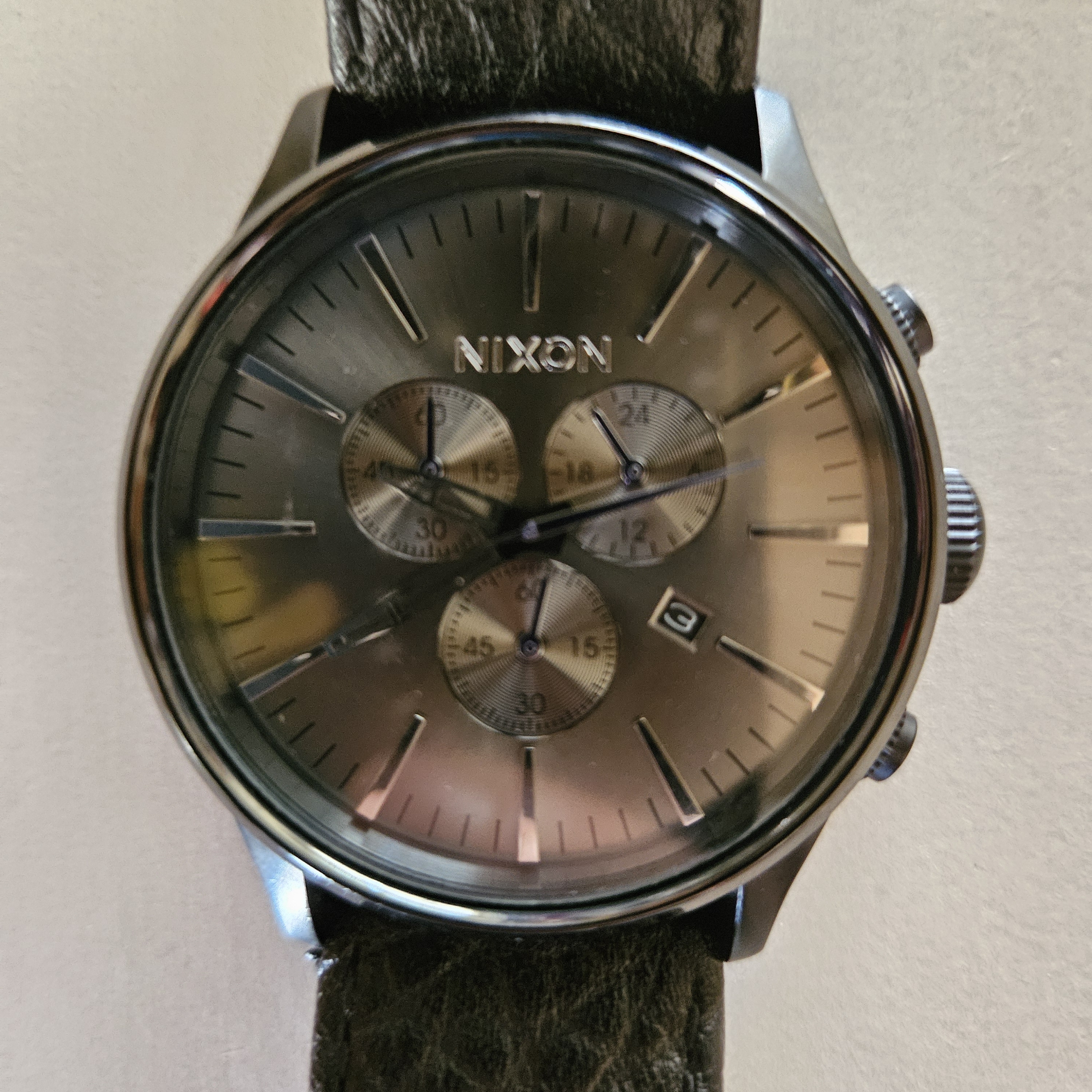 Nixon Black Dial Chronograph Watch Nixon Black Dial Chronograph Watch